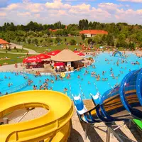 Termálne a zážitkové kúpalisko Lipót