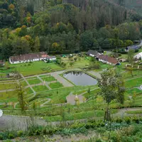 Po naučných stezkách pod hradem Pernštejn