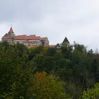 Po naučných stezkách pod hradem Pernštejn