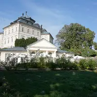 Zámecký park Karlova Koruna v Chlumci nad Cidlinou