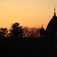 Kostel Narození Panny Marie ve Starém Plzenci od Rotundy sv. Petra a Pavla