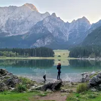 Lago Inferiore di Fusine a Lago di Fusine Superiore