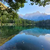 Lago Inferiore di Fusine a Lago di Fusine Superiore