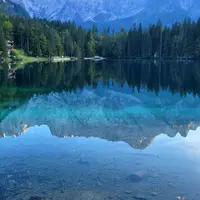 Lago Inferiore di Fusine a Lago di Fusine Superiore