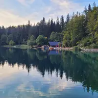 Lago Inferiore di Fusine a Lago di Fusine Superiore