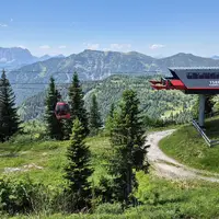 Steinplatte a zážitkový park Triassic Park