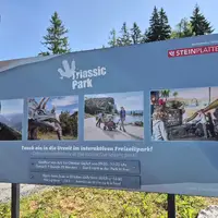 Steinplatte a zážitkový park Triassic Park