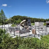 Steinplatte a zážitkový park Triassic Park