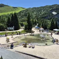 Steinplatte a zážitkový park Triassic Park