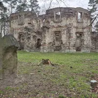 Zřícenina letohrádku Belveder a rozhledna Vysoká