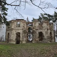Zřícenina letohrádku Belveder a rozhledna Vysoká