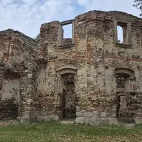 Zřícenina letohrádku Belveder a rozhledna Vysoká