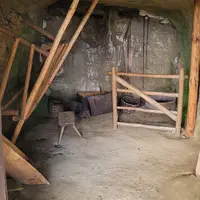 Skalní obydlí Zderaz