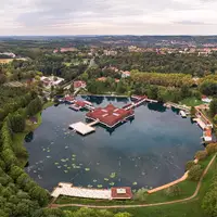 Jazero Hévíz je najväčšie biologicky aktívne jazero s termálnou vodou na svete.