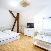 Deluxe 11 White (36 m²)