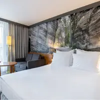 Dvojlôžková izba s manželskou posteľou a klimatizáciou na 3. poschodí (24 m²)