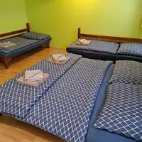 Dvojlôžková + 2x prístelka