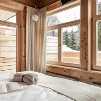 Dvojlôžková izba Deluxe s balkónom a výhľadom na hory 2 (16 m²)