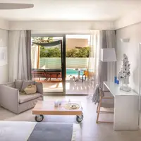 Dvoulůžkový pokoj s vlastním bazénem (30 m²)