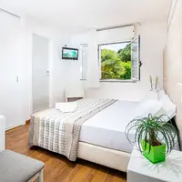 Dvoulůžkový pokoj Standard s balkónem (12 m²)