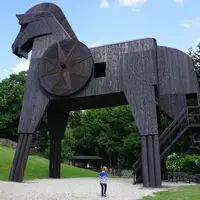Trojský kůň pod hradem Bouzov