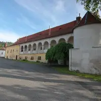 Zámek Mokrosuky