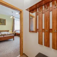 Trojlôžková izba č. 7 manželská posteľ + jednolôžko