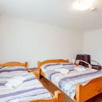 Dvojlôžková s prístelkou