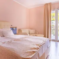 Dvoulůžkový pokoj Standard s balkonem (25 m²)