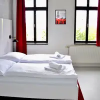 Dvojlôžková izba v budove