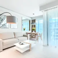 Apartmán Deluxe s 1 ložnicí a částečným výhledem na moře (47–52 m²)