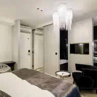 102 – (GL)amour - Jan Počepický (24 m²)