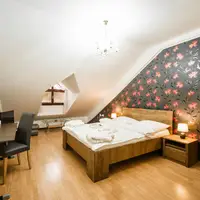 Dvoulůžkový pokoj s manželskou postelí (18 m²)