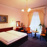 Dvoulůžkový pokoj s balkonem (22–25 m²)