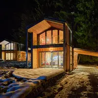 Luxe Timber Lodge & Pet Retreat