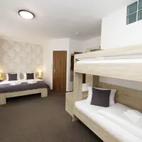 Čtyřlůžkový pokoj (28 m²)