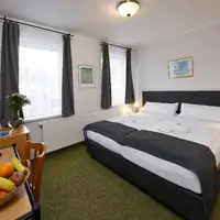 Dvojlôžková izba s manželskou posteľou alebo oddelenými posteľami (18 m²)
