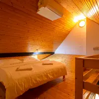 Dvojlôžková izba manželská posteľ + 2 samostatné lôžka