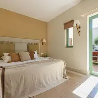 Dvoulůžkový pokoj se sdíleným bazénem (24 m²)