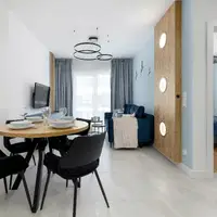 Štvorlôžkový apartmán na poschodí s balkónom (37 m²)