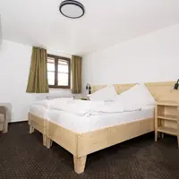 Stredná izba (25 m²)