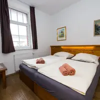 Dvoulůžkový pokoj – pokoj do dvora (20 m²)