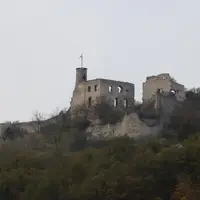 Zřícenina hradu Falkenstein nedaleko Mikulova 