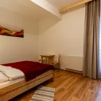 Trojložková izba s balkónom