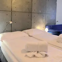 Standard s oddělenými postelemi a přistýlkou