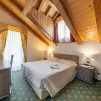 Dvojlôžková izba s výhľadom na hory (15–20 m²)