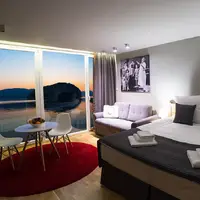 Pokoj Premium s částečným výhledem na jezero (30 m²)