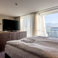 Dvojlôžková izba s výhľadom na hory (42 m²)