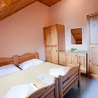 Dvojlôžkový apartmán D s dvoma prístelkami (36 m²)