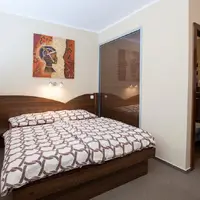 Dvoulůžkový pokoj s manželskou postelí (17 m²)